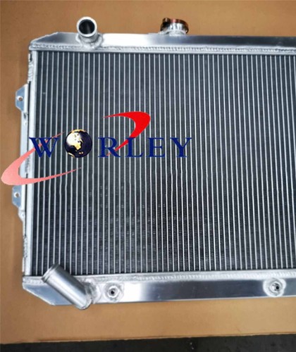 4ROW Aluminum Radiator for MITSUBISHI Montero/SHOGUN II V23W/V43W 3.0 6G72 90-00 - Picture 6 of 7