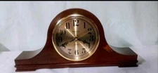 Vintage Spartus Quartz  Faux Wood Battery Operated Mantel Clock USA