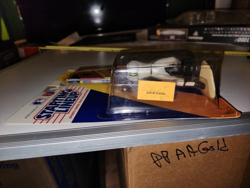 Barry Bonds Pittsburgh Pirates Starting Lineup Figure with Card & Poster 1992 - Picture 17 of 22