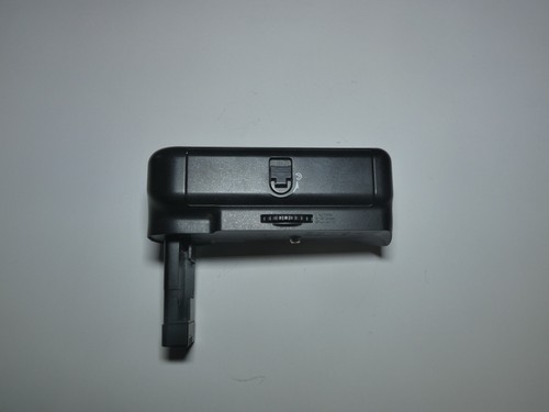 Meike MK-D5100 Professional Vertical Battery Grip For Nikon D5100 Camera - Picture 3 of 6