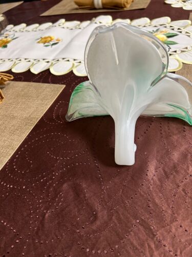 MURANO LARGE WHITE/GREEN/CLEAR FLOWER 6 1/2 INCHES TALL - Picture 3 of 4