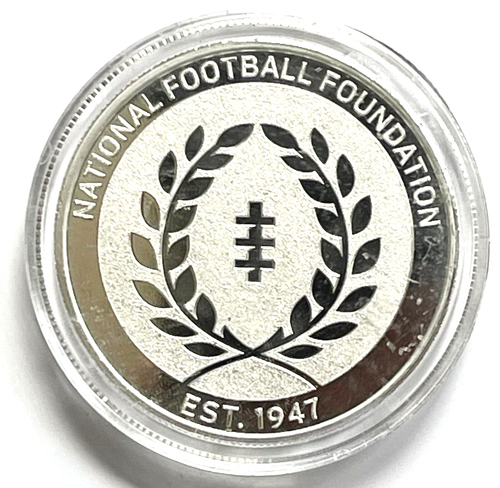 NATIONAL FOOTBALL FOUNDATION 1 OZ .999 PROOF SILVER 150 YEARS COLLEGE GAME COIN - Picture 3 of 4