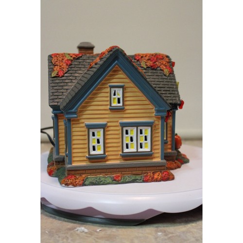 Dept 56 Halloween Village - Trick or Treat Lane with Peanuts Neu in OVP - Bild 5 von 10