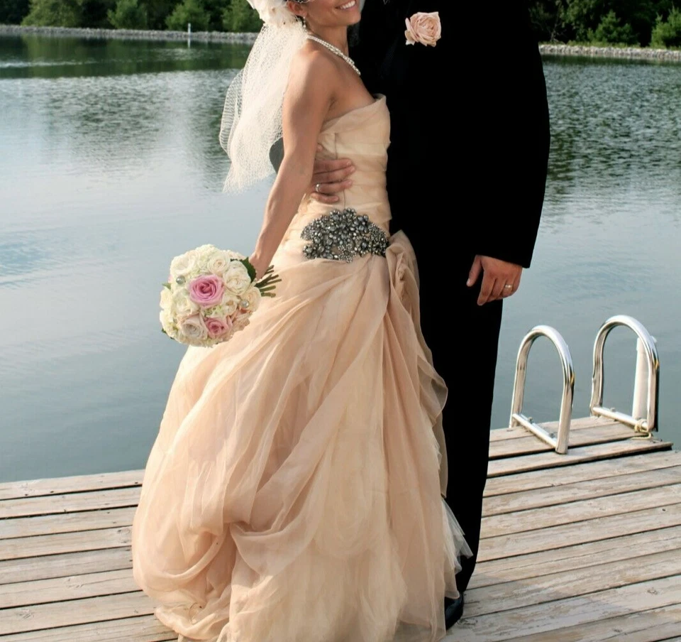 Vestido de novia Swarovski Elements Vera Wang talla 4 Petite Impresionante Foto 2 de 4