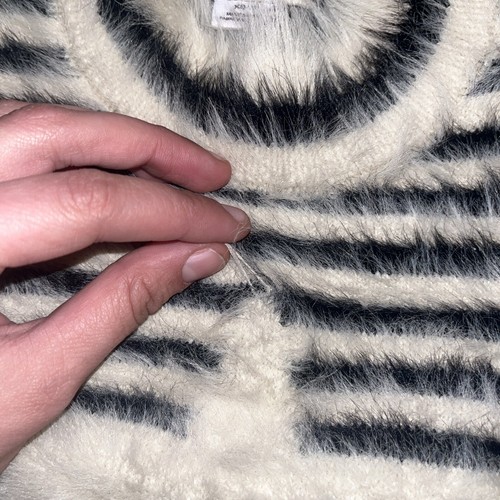 Urban outfitters kimchi blue black and white striped fuzzy star top size XS - Picture 3 of 4