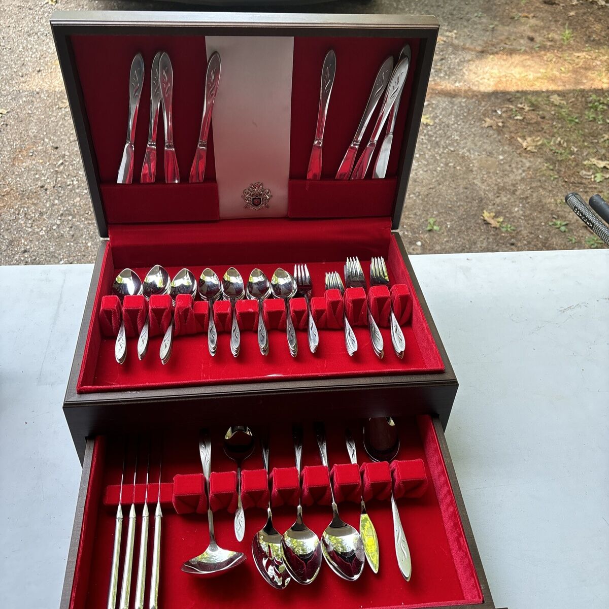 Vintage Oneida Community Silverware, 80 pieces with wooden