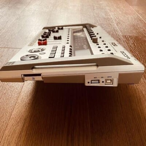 ZOOM R24 Multi-track Recorder 8-Track Japan Good Condition Working Tested - Picture 6 of 7