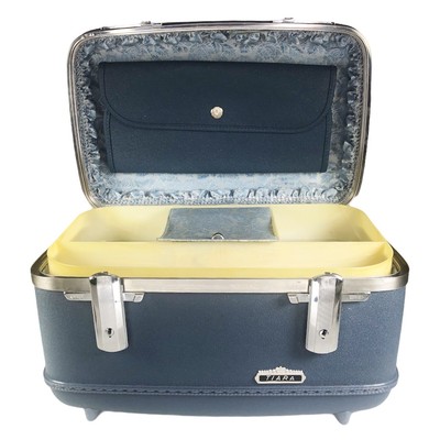 small leather cosmetic pouch