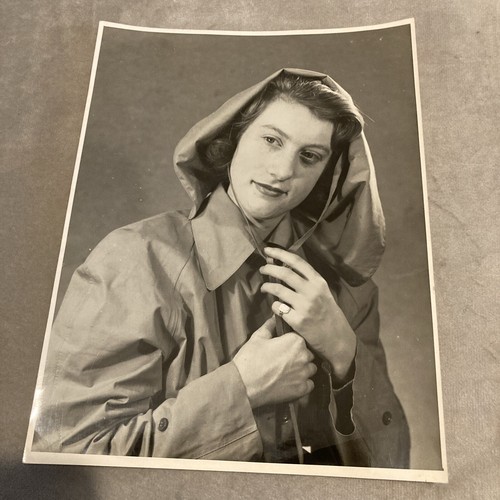 Fotografía vintage de retrato femenino en blanco y negro A0026 - Imagen 3 de 4