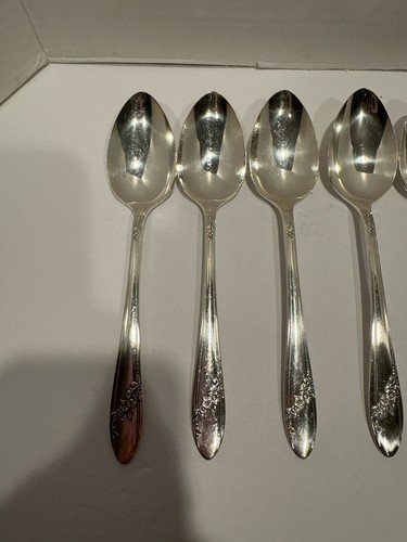 9 Oneida Community Silver QUEEN BESS II Silverplate Oval Place Soup Spoons - Picture 5 of 8