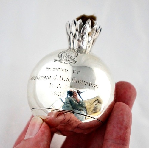 1884 Silver Military Grenade Cigar Lighter Trophy. Royal Air Force Crest 1952. - Picture 4 of 7