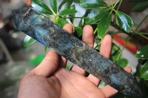 495 g MINERAL DE LABRADORITA NATURAL DE ALTO GRADO / PUNTO VARITA DT GEMA 1 - Imagen 3 de 19