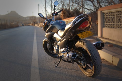 Suzuki GW250 Inazuma GSR250 Undertail, Black - Picture 7 of 8