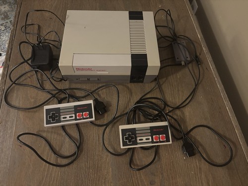 All Original OEM Nintendo NES Console Bundle With 2 OEM Controllers WORKING