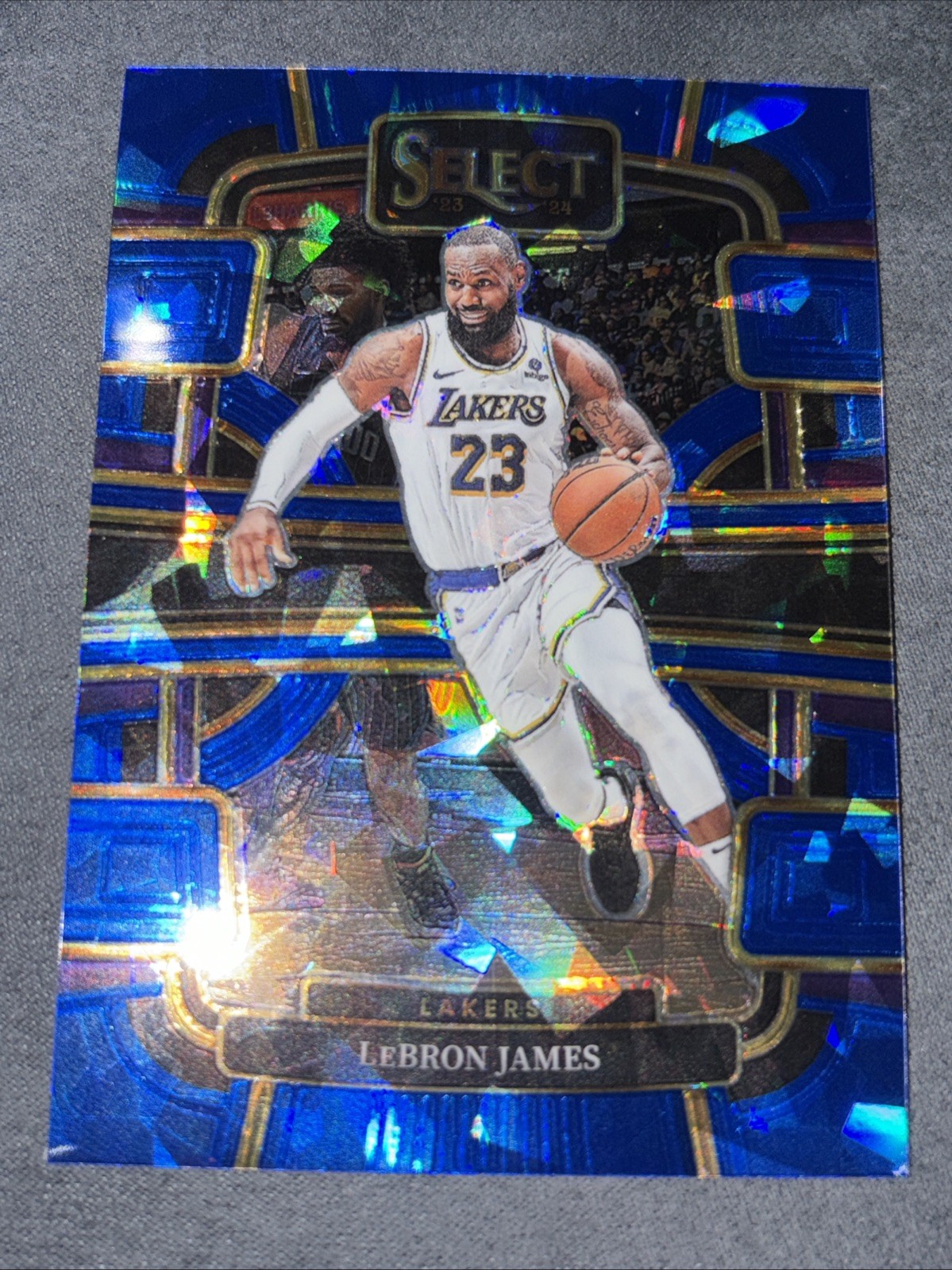 LEBRON JAMES 2023-24 Select Blue Cracked Ice Prizm #66 Concourse LA Lakers SP