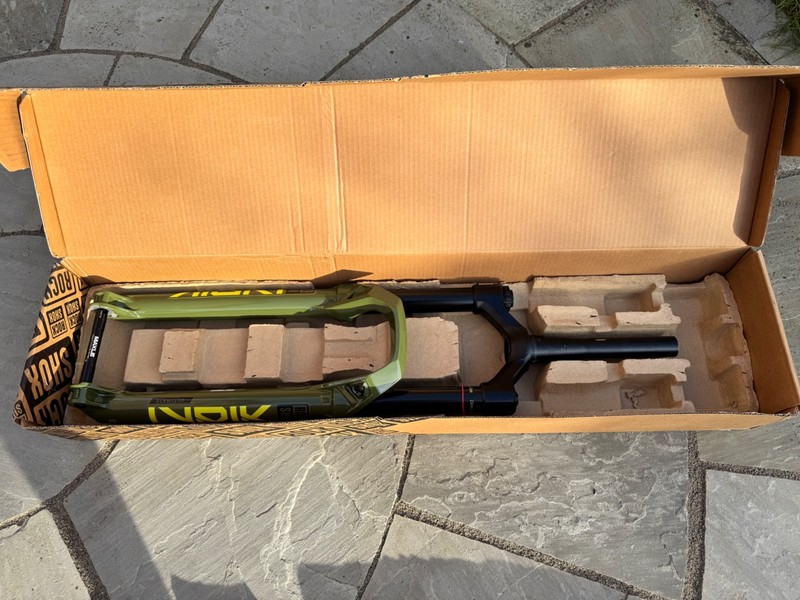 Rockshox Lyrik Ultimate 160mm 29" RC2 Charger 3.1 MTB Fork Meadow Green