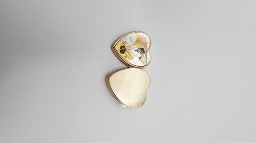 Gold-tone Chinese metal trinket heart box - Picture 9 of 10