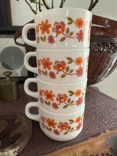 ARCOPAL FRANCE VINTAGE 4 tasses café modèle  Scania fleurs oranges seventies