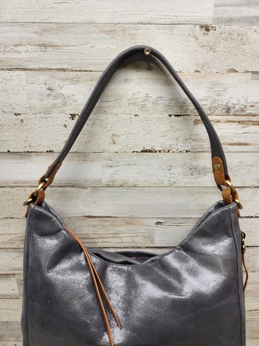 Borsa a tracolla Hobo International in pelle grigia