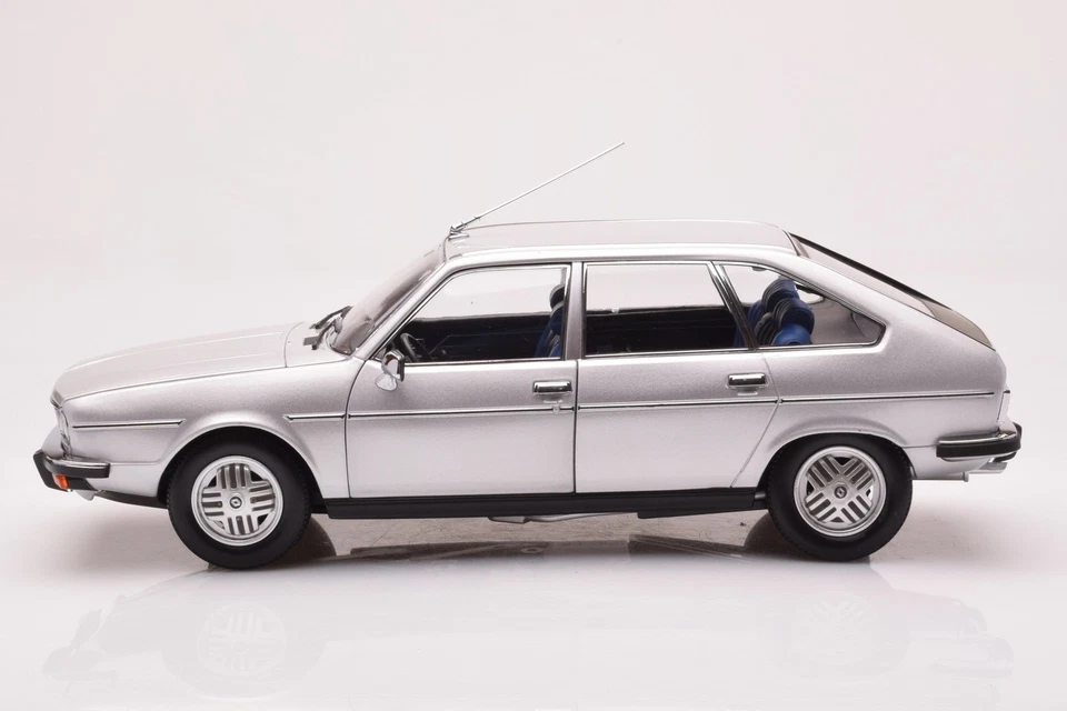 185272 Renault 30 TX Silver Norev 1/18 - Immagine 4 di 4