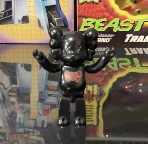 KAWS Kubrick Bus Stop 01 & 02 Mini Figures Medicom Kawsone OriginalFake 20 Chum - Picture 6 of 7