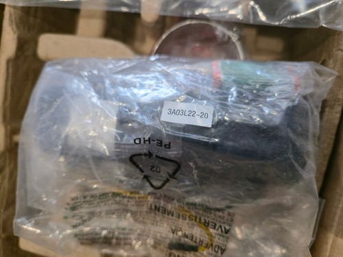 Hampton Bay Marlston 60 in. Integrated CCT LED Indoor/Outdoor Ceiling Fan BN - Picture 6 of 10