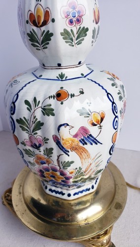 Beautiful Hand Painted Porcelain Table Lamp - Picture 9 of 14