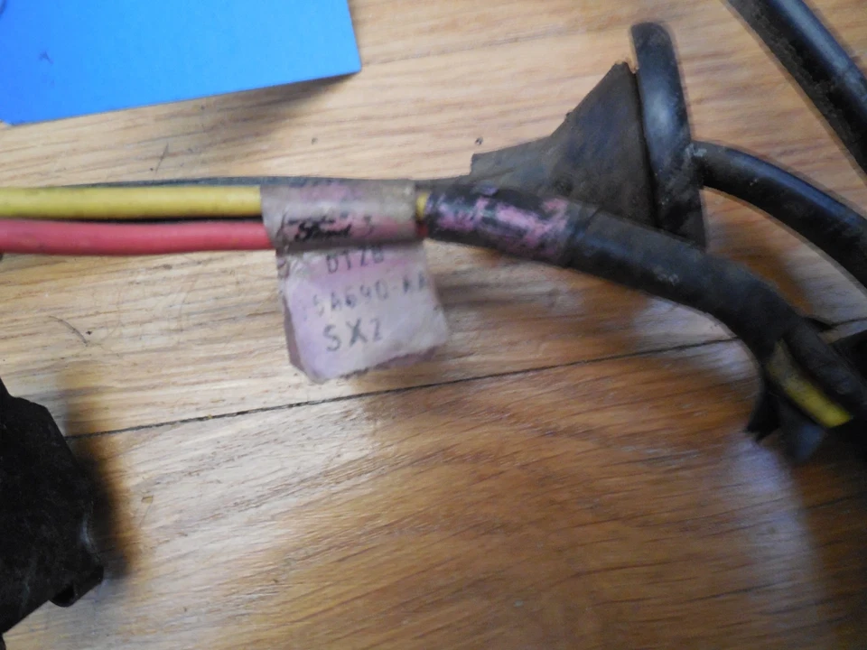 Arnés superior convertible Ford Mustang 1971-1973 original usado D1ZB-15A590-AA Foto 2 de 4