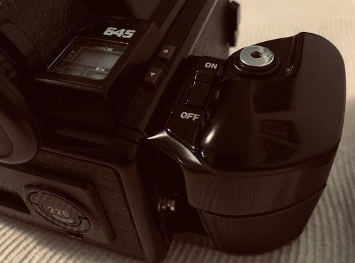 Cuerpo de cámara de formato medio de película Pentax 645 - solo piezas/reparación - Imagen 5 de 7