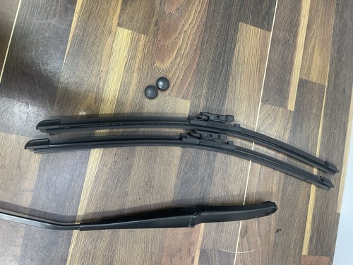 Audi TT Mk2 2006-2014 8J PAIR Of Front WIndscreen Wiper Arms Blades & Nut Covers - Picture 10 of 13