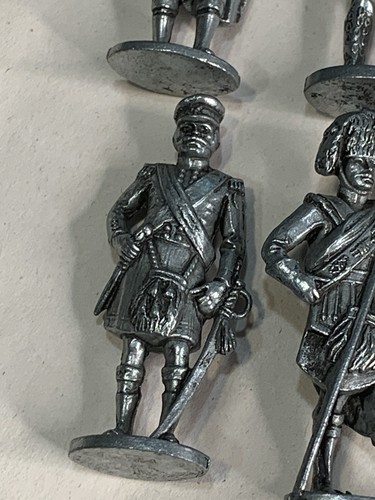Vtg Die Cast Metal Miniature Figurines 1.5”T Lot Of 12 Soldiers - Picture 5 of 11