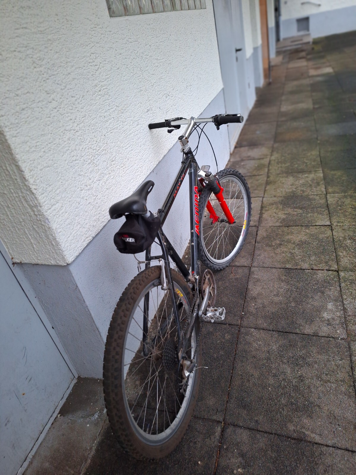 Bild 2 von 6