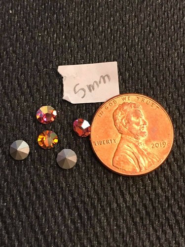 52 Vintage 5 mm Swarovski Kristall AB Runde Strasssteine Spitze Unterlegt - Bild 2 von 3