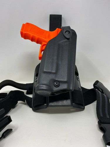Funda táctica pierna derecha Safariland® 6004 SLS STX negra, GLOCK 17, 22 con SureFire - Imagen 4 de 12