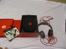 BEATS DR DRE HEAD PHONES WITH ORIGINAL BOX