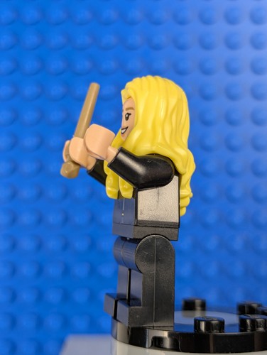Lego Harry Potter: Hannah Abbott - Black Hufflepuff Robe hp407 Set - Picture 5 of 5