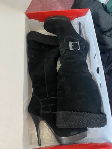 Guess Gwedesia black suede boots size 8M - Picture 4 of 13