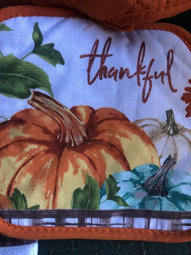 NWT Home Collection Thankful Theme Kitchen Towel 2 Pot Holders Fall Leaves - Picture 2 of 4
