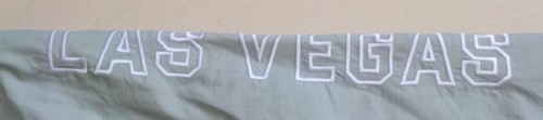 CHAQUETA DE INICIO LAS VEGAS RAIDERS PARA HOMBRE 3X NUEVA CON ETIQUETAS ROPA GIII SUÉTER NEGRO GRIS - Imagen 4 de 4