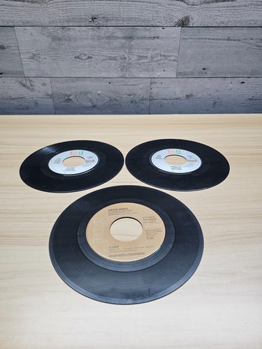 DAVID BOWIE 3 RECORD VINYL LOT - 45'S - FAME, LET'S DANCE, MODERN LOVE - Picture 3 of 4