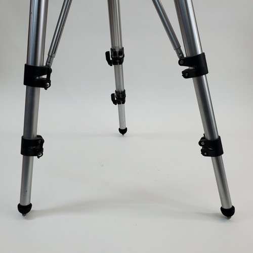 Bogen 3036 4-Aluminum Tripod w/Manfrotto 327RC2 Grip Ball/Joystick Head - Picture 8 of 16
