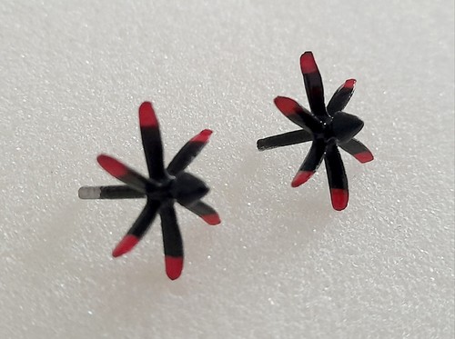 2x Replacement Propellers Props Red And Black Aeroplane Model Spare Parts 1:200 - Picture 2 of 5