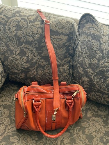 Melie Bianco Designer Vegan Leather Purse, with shoulder strap - Picture 4 of 4