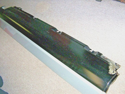 Porsche 964 rocker panel cover in silver right side - Picture 2 of 2