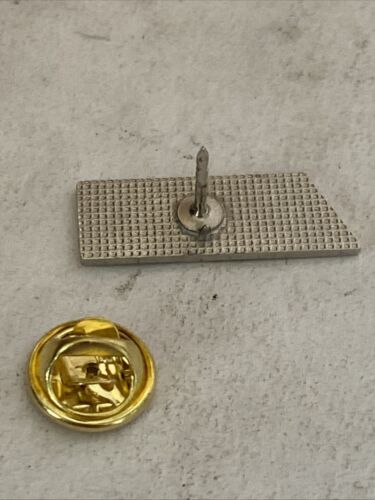 WITTDTJR AutoZone Employee Lapel Pin Black What It Takes To Do The Job Right - Picture 3 of 6