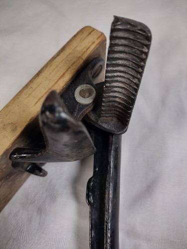 Vintage Nutcracker Lever Action Board /Wall Mount Cast Iron - Picture 8 of 12