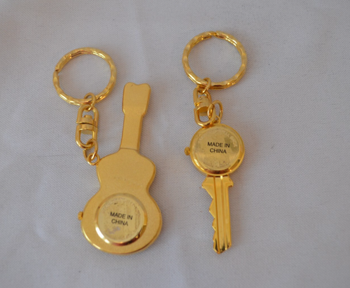 Juego de 2 Relojes Llavero Digitech Miniatura Latón Guitarra y Llave Cuarzo Analógico - Imagen 2 de 2