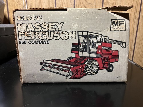 1/16 ERTL Massey Ferguson 850 Combine With 2 Heads NIB Imperfect Box - Picture 3 of 6