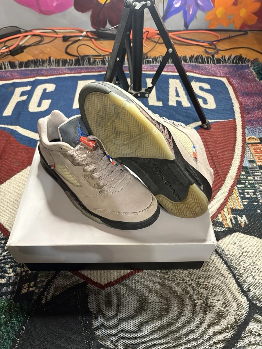 Preços baixos em Paris Saint-Germain x Air Jordan 5 Retro Low