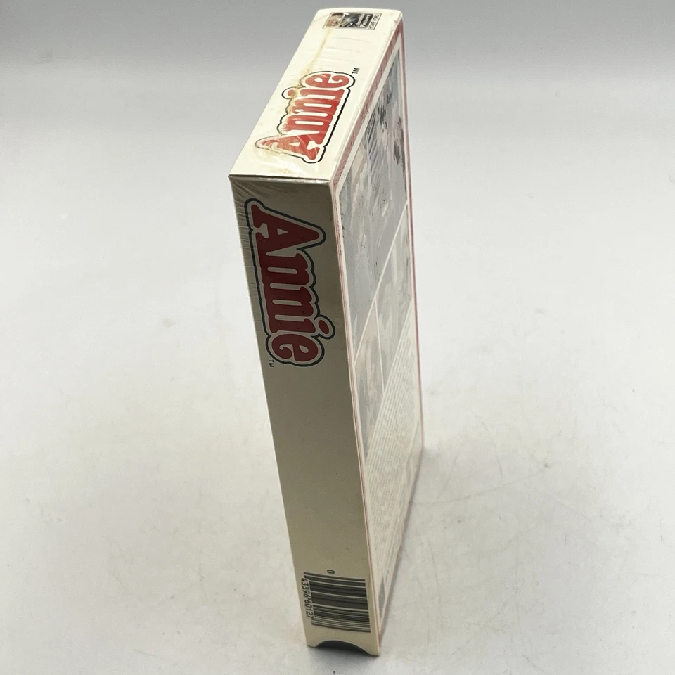Annie Sealed VHS Tape 1985 RCA Columbia Watermarks Aileen Quinn Carol Burnett - Image 4 of 4